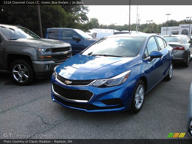 Kinetic Blue Metallic / Jet Black 2018 Chevrolet Cruze LT
