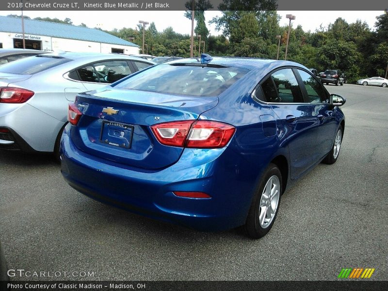 Kinetic Blue Metallic / Jet Black 2018 Chevrolet Cruze LT