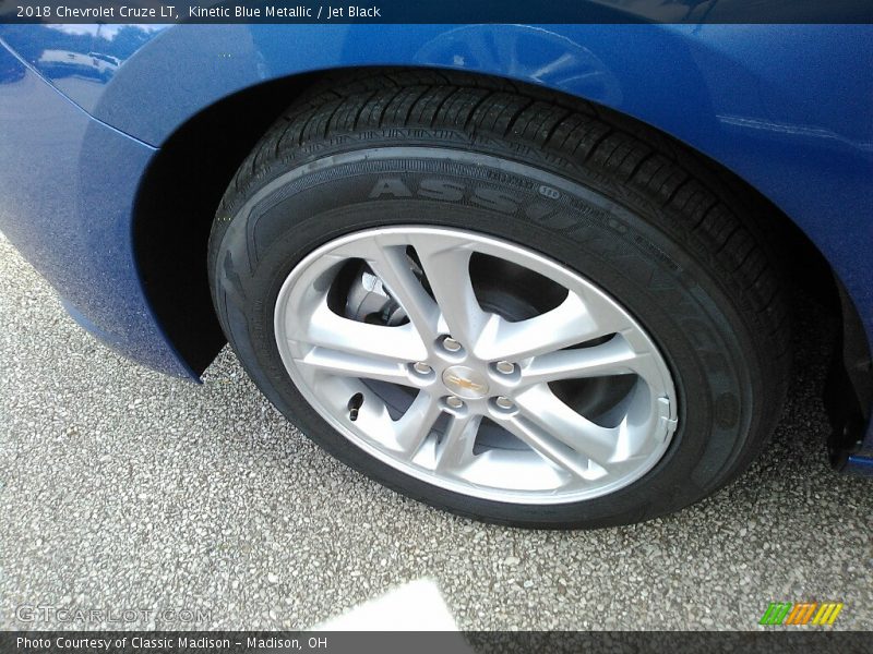 Kinetic Blue Metallic / Jet Black 2018 Chevrolet Cruze LT