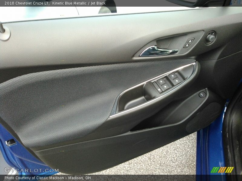 Kinetic Blue Metallic / Jet Black 2018 Chevrolet Cruze LT