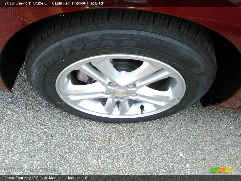 Cajun Red Tintcoat / Jet Black 2018 Chevrolet Cruze LT