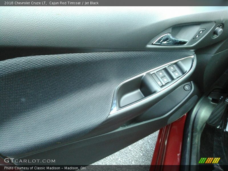 Cajun Red Tintcoat / Jet Black 2018 Chevrolet Cruze LT