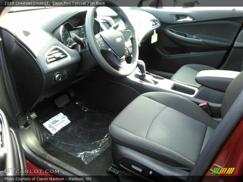 Cajun Red Tintcoat / Jet Black 2018 Chevrolet Cruze LT