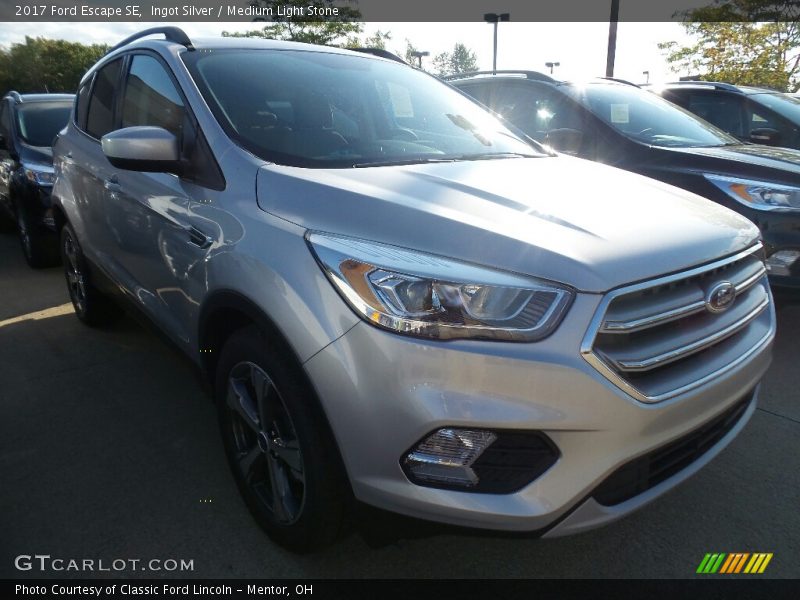 Ingot Silver / Medium Light Stone 2017 Ford Escape SE
