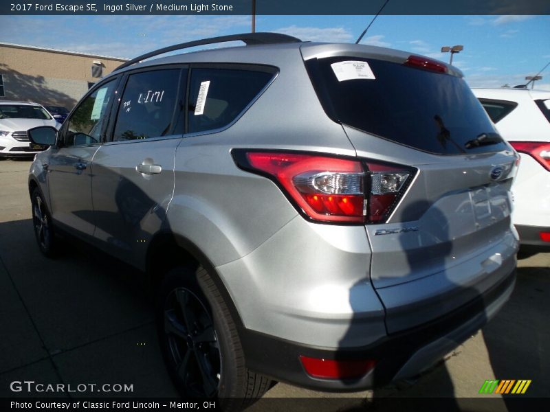 Ingot Silver / Medium Light Stone 2017 Ford Escape SE