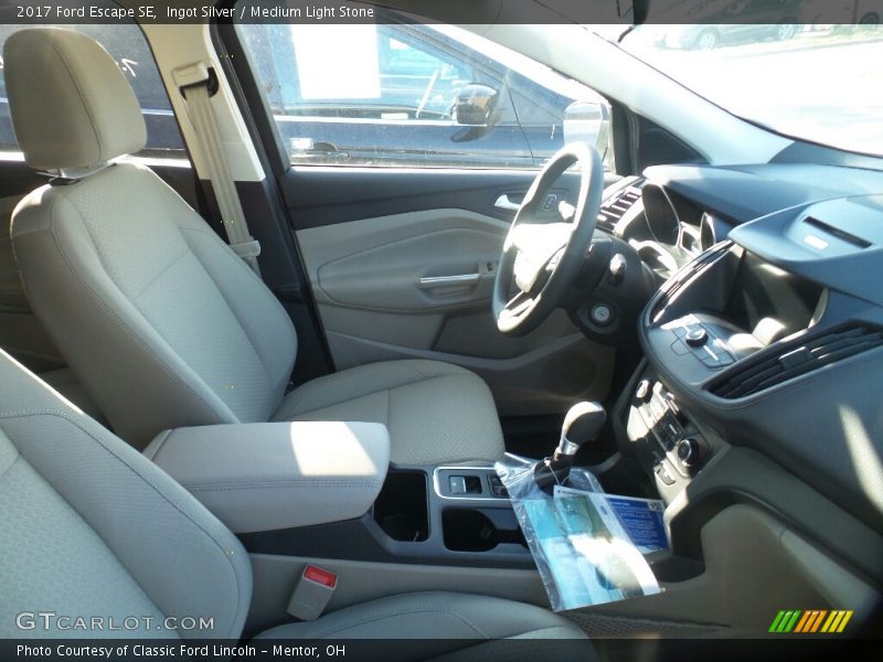 Ingot Silver / Medium Light Stone 2017 Ford Escape SE