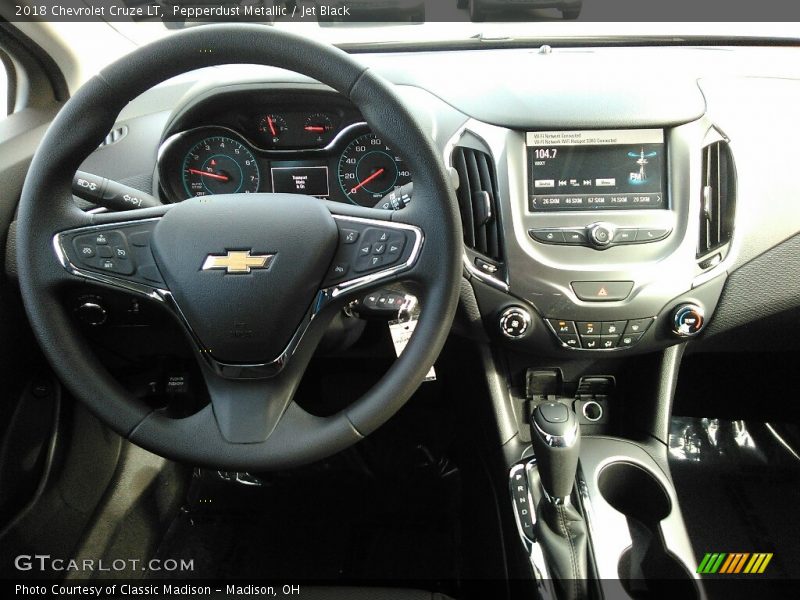 Pepperdust Metallic / Jet Black 2018 Chevrolet Cruze LT