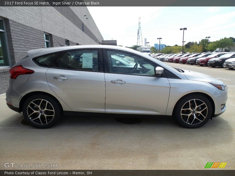 Ingot Silver / Charcoal Black 2017 Ford Focus SE Hatch