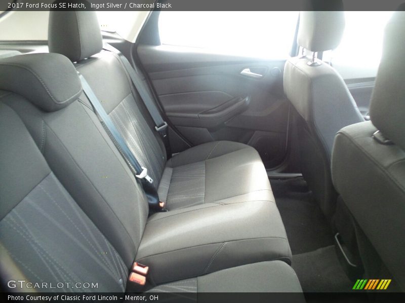 Ingot Silver / Charcoal Black 2017 Ford Focus SE Hatch