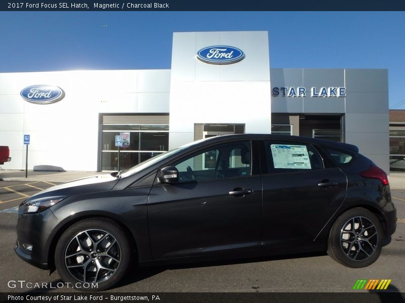 Magnetic / Charcoal Black 2017 Ford Focus SEL Hatch