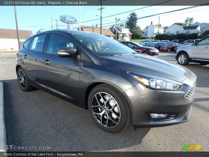 Magnetic / Charcoal Black 2017 Ford Focus SEL Hatch