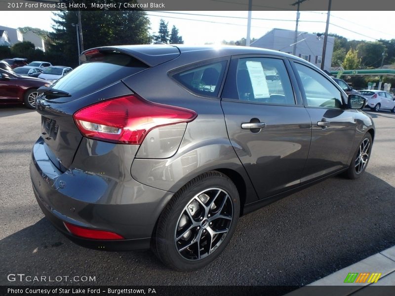 Magnetic / Charcoal Black 2017 Ford Focus SEL Hatch