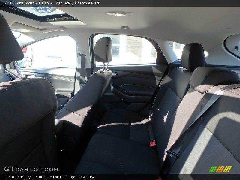 Magnetic / Charcoal Black 2017 Ford Focus SEL Hatch