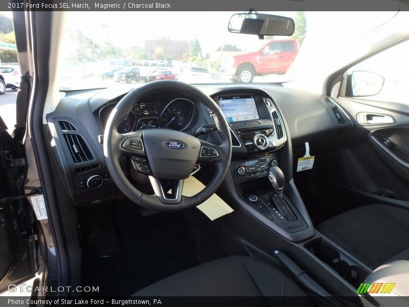 Magnetic / Charcoal Black 2017 Ford Focus SEL Hatch