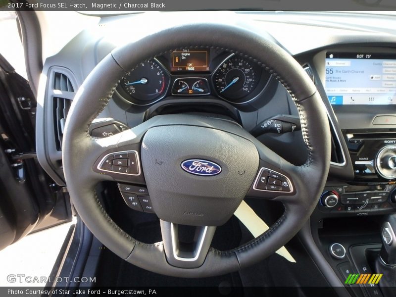 Magnetic / Charcoal Black 2017 Ford Focus SEL Hatch