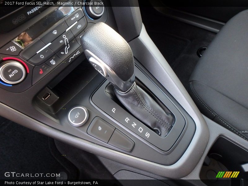 Magnetic / Charcoal Black 2017 Ford Focus SEL Hatch