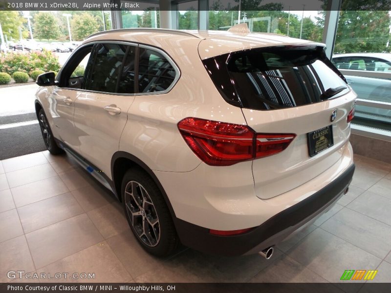 Alpine White / Black 2018 BMW X1 xDrive28i