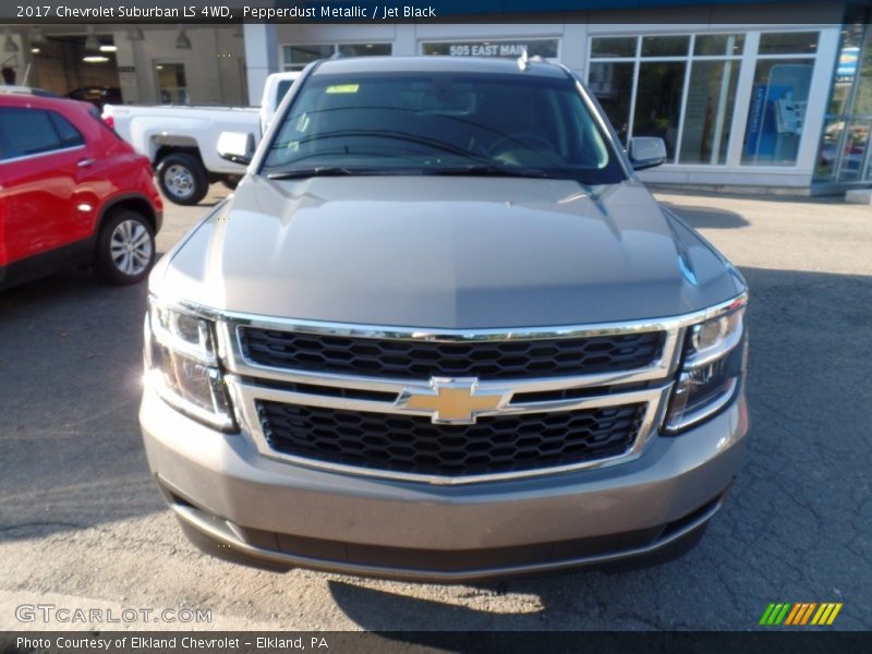 Pepperdust Metallic / Jet Black 2017 Chevrolet Suburban LS 4WD