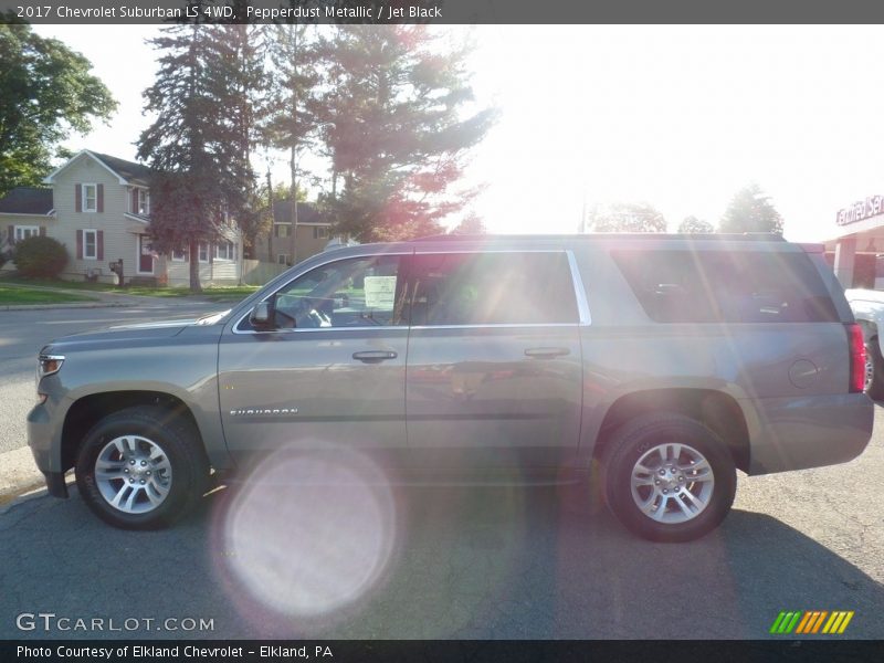 Pepperdust Metallic / Jet Black 2017 Chevrolet Suburban LS 4WD
