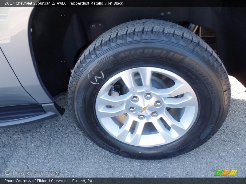 Pepperdust Metallic / Jet Black 2017 Chevrolet Suburban LS 4WD