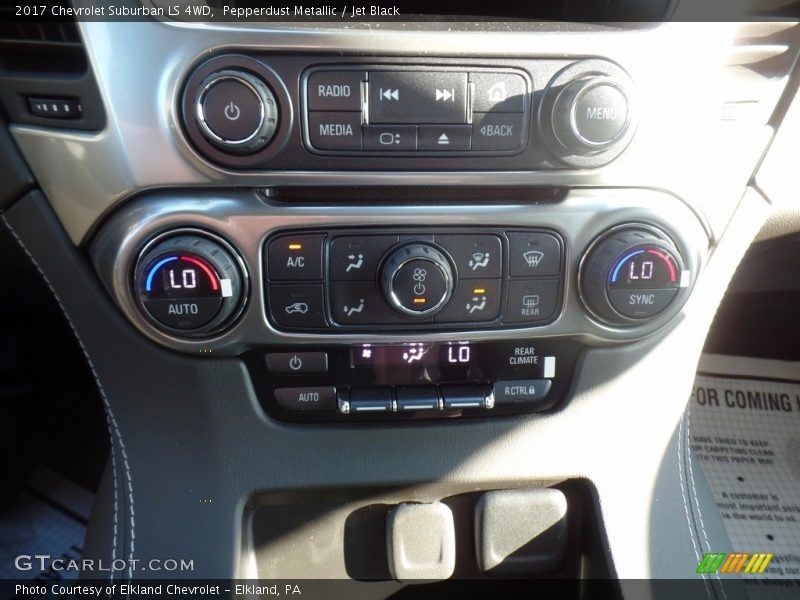 Pepperdust Metallic / Jet Black 2017 Chevrolet Suburban LS 4WD