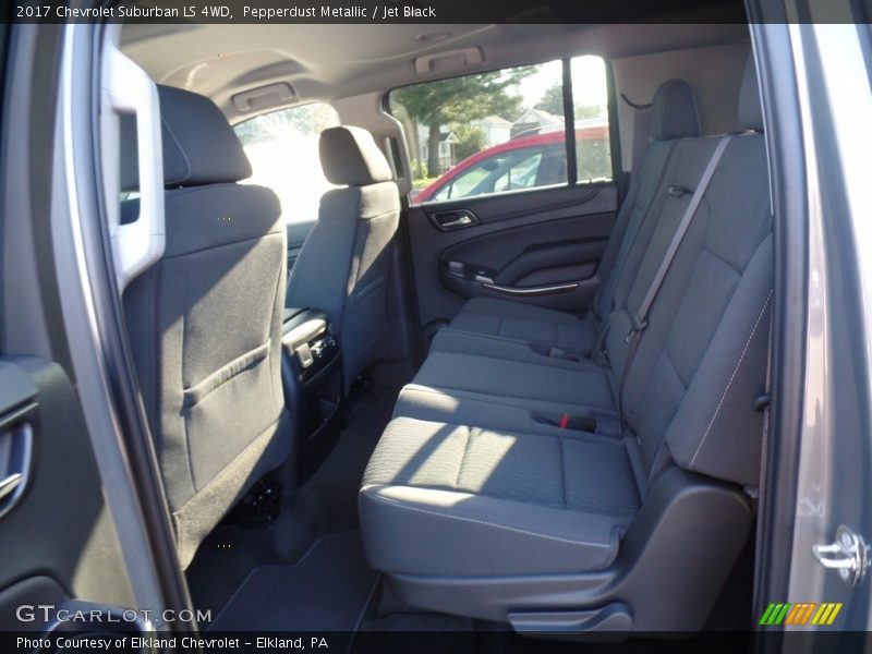 Pepperdust Metallic / Jet Black 2017 Chevrolet Suburban LS 4WD