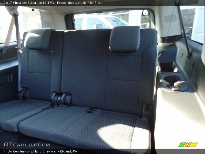 Pepperdust Metallic / Jet Black 2017 Chevrolet Suburban LS 4WD