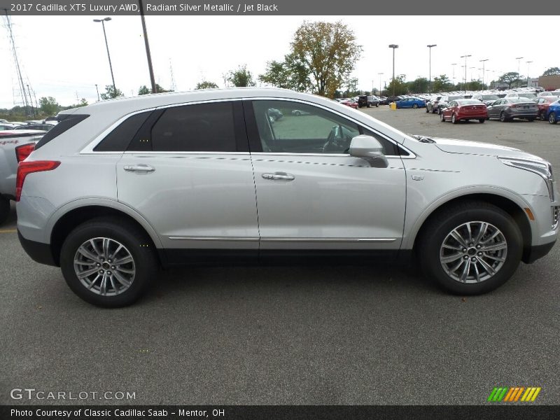 Radiant Silver Metallic / Jet Black 2017 Cadillac XT5 Luxury AWD