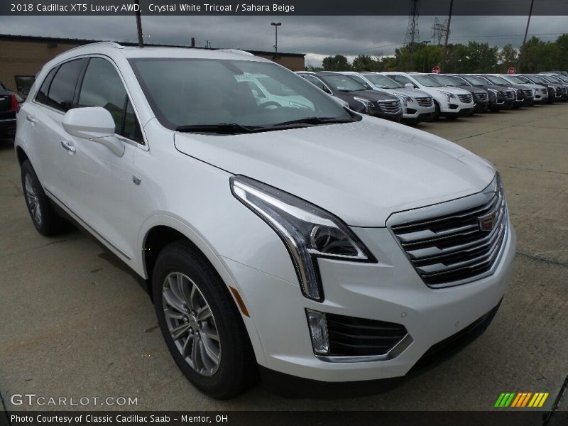 Crystal White Tricoat / Sahara Beige 2018 Cadillac XT5 Luxury AWD