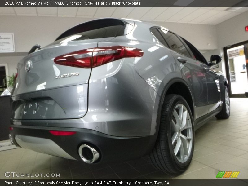 Stromboli Gray Metallic / Black/Chocolate 2018 Alfa Romeo Stelvio Ti AWD