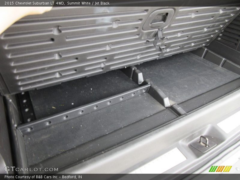Summit White / Jet Black 2015 Chevrolet Suburban LT 4WD