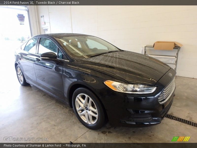 Tuxedo Black / Charcoal Black 2014 Ford Fusion SE