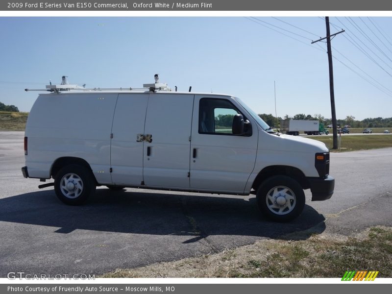 Oxford White / Medium Flint 2009 Ford E Series Van E150 Commercial
