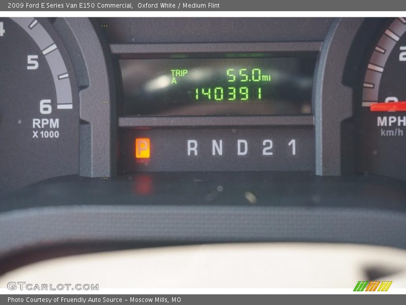 Oxford White / Medium Flint 2009 Ford E Series Van E150 Commercial