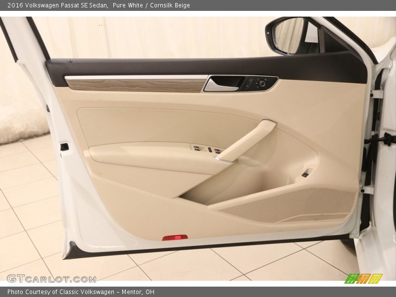 Door Panel of 2016 Passat SE Sedan