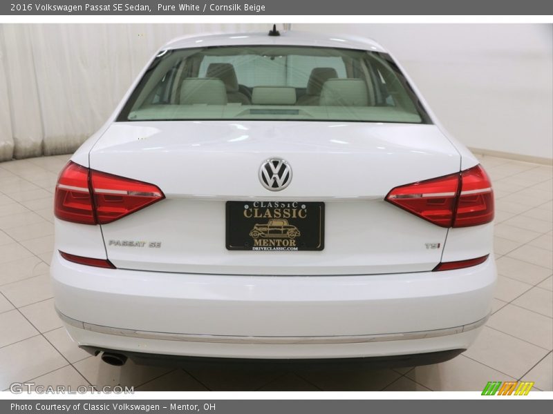 Pure White / Cornsilk Beige 2016 Volkswagen Passat SE Sedan