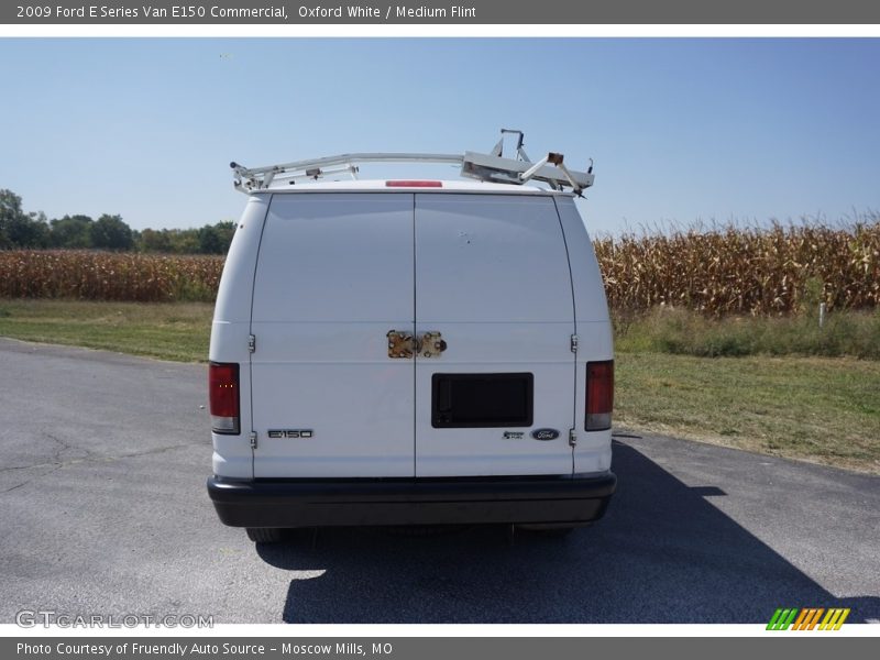 Oxford White / Medium Flint 2009 Ford E Series Van E150 Commercial