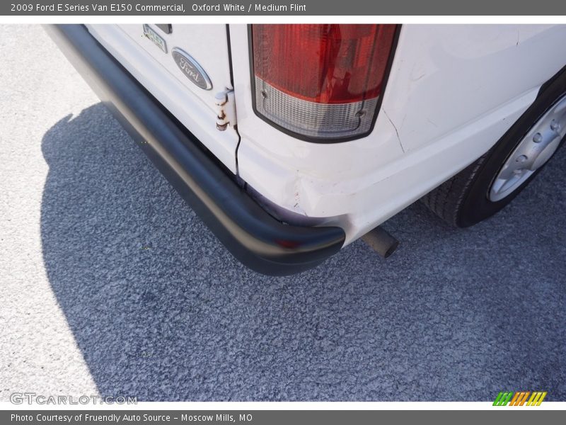 Oxford White / Medium Flint 2009 Ford E Series Van E150 Commercial