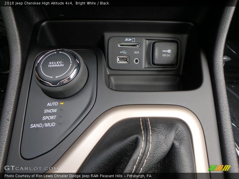 Bright White / Black 2018 Jeep Cherokee High Altitude 4x4