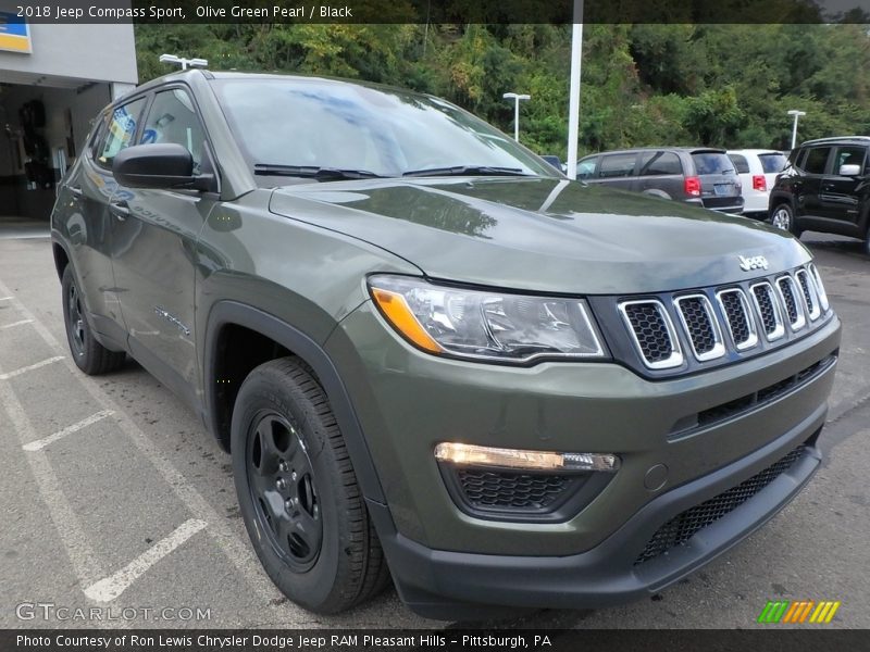 Front 3/4 View of 2018 Compass Sport