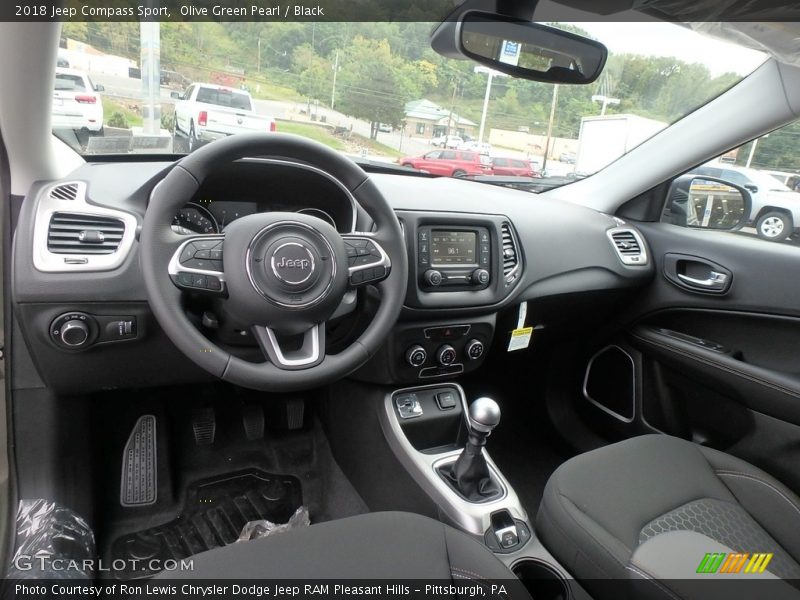  2018 Compass Sport Black Interior