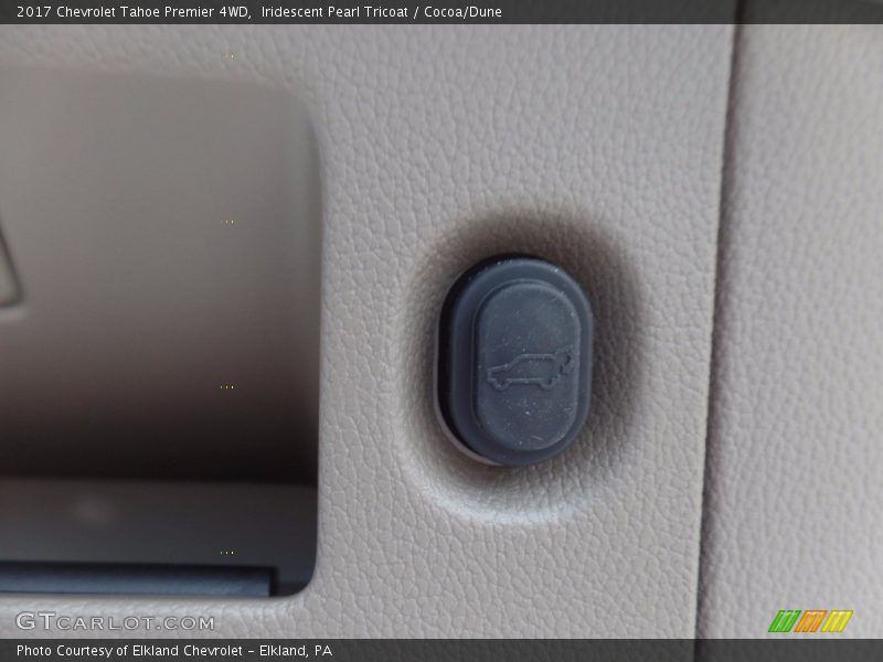 Iridescent Pearl Tricoat / Cocoa/Dune 2017 Chevrolet Tahoe Premier 4WD