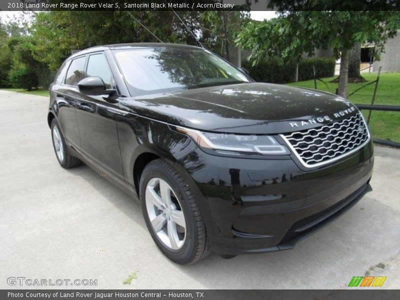 Front 3/4 View of 2018 Range Rover Velar S