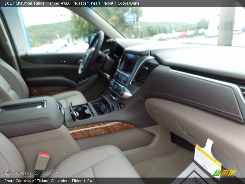 Iridescent Pearl Tricoat / Cocoa/Dune 2017 Chevrolet Tahoe Premier 4WD