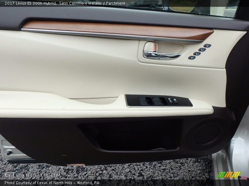 Satin Cashmere Metallic / Parchment 2017 Lexus ES 300h Hybrid