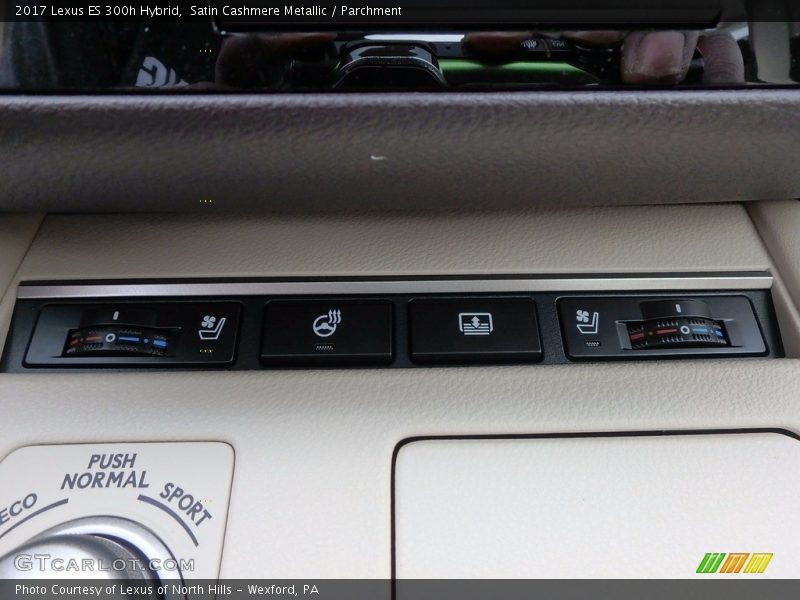 Satin Cashmere Metallic / Parchment 2017 Lexus ES 300h Hybrid