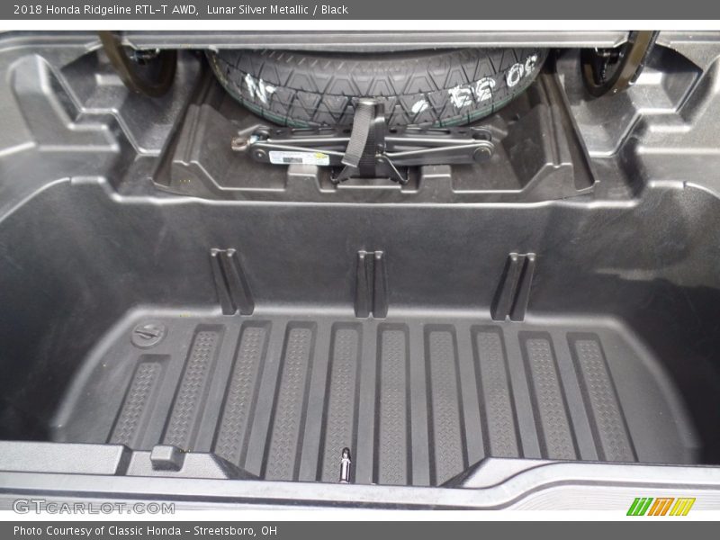 Lunar Silver Metallic / Black 2018 Honda Ridgeline RTL-T AWD