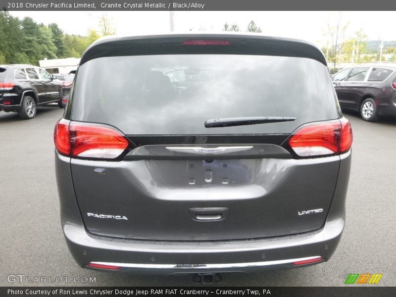 Granite Crystal Metallic / Black/Alloy 2018 Chrysler Pacifica Limited