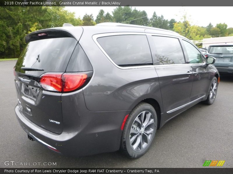 Granite Crystal Metallic / Black/Alloy 2018 Chrysler Pacifica Limited