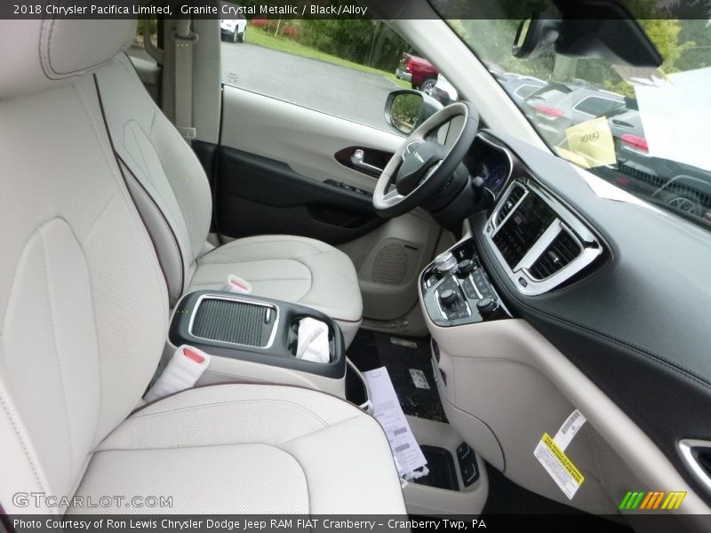Granite Crystal Metallic / Black/Alloy 2018 Chrysler Pacifica Limited